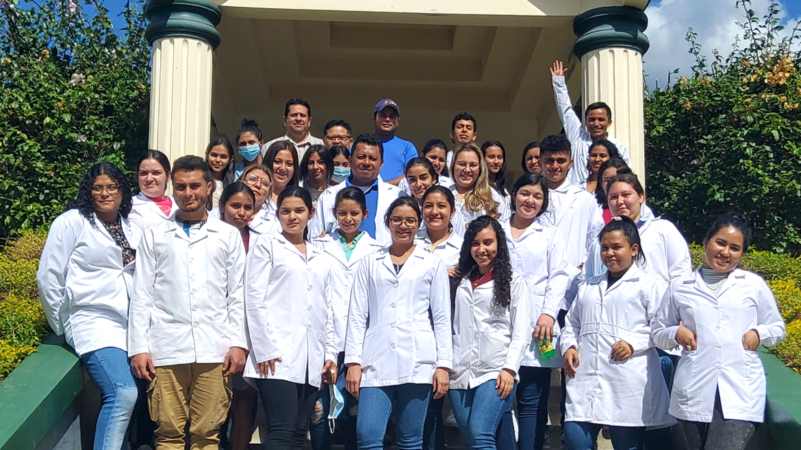Importante Laboratorio de Farmacia