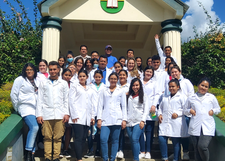 Importante Laboratorio de Farmacia